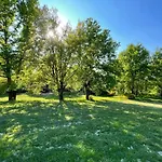 Villa La Perroquet Poncins